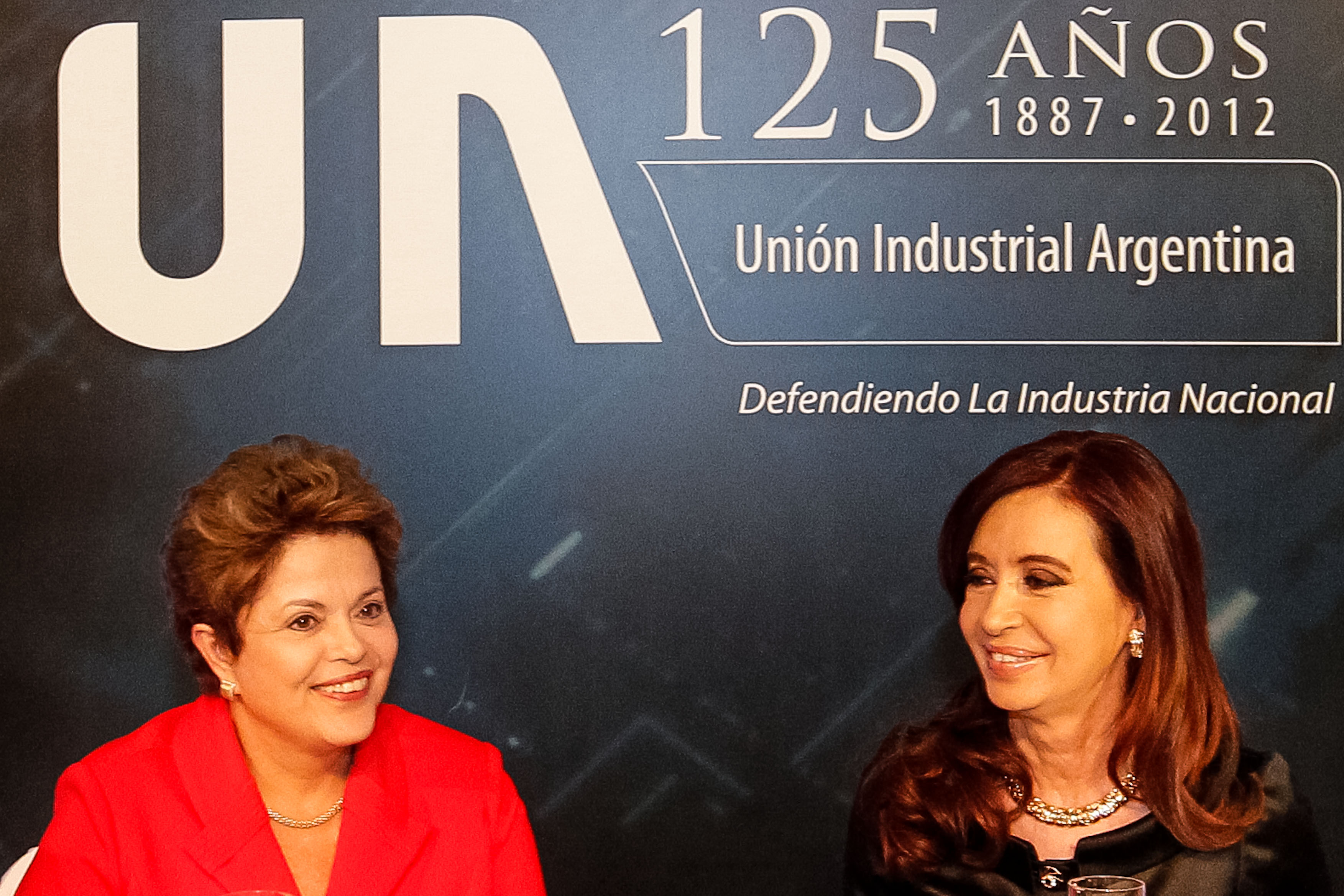 Presidenta Dilma Rousseff durante cerimônia de encerramento da 18ª Conferência  Industrial Argentina. Los Cardeles - Argentina, 28/10/2012