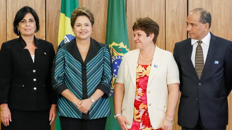 Presidenta Dilma Rousseff recebe da Embaixadora da República de Cuba Senhora, Mariaelena Ruiz Capote a carta credencial dos Embaixadores Estrangeiros. Brasília - DF, 10/11/2014