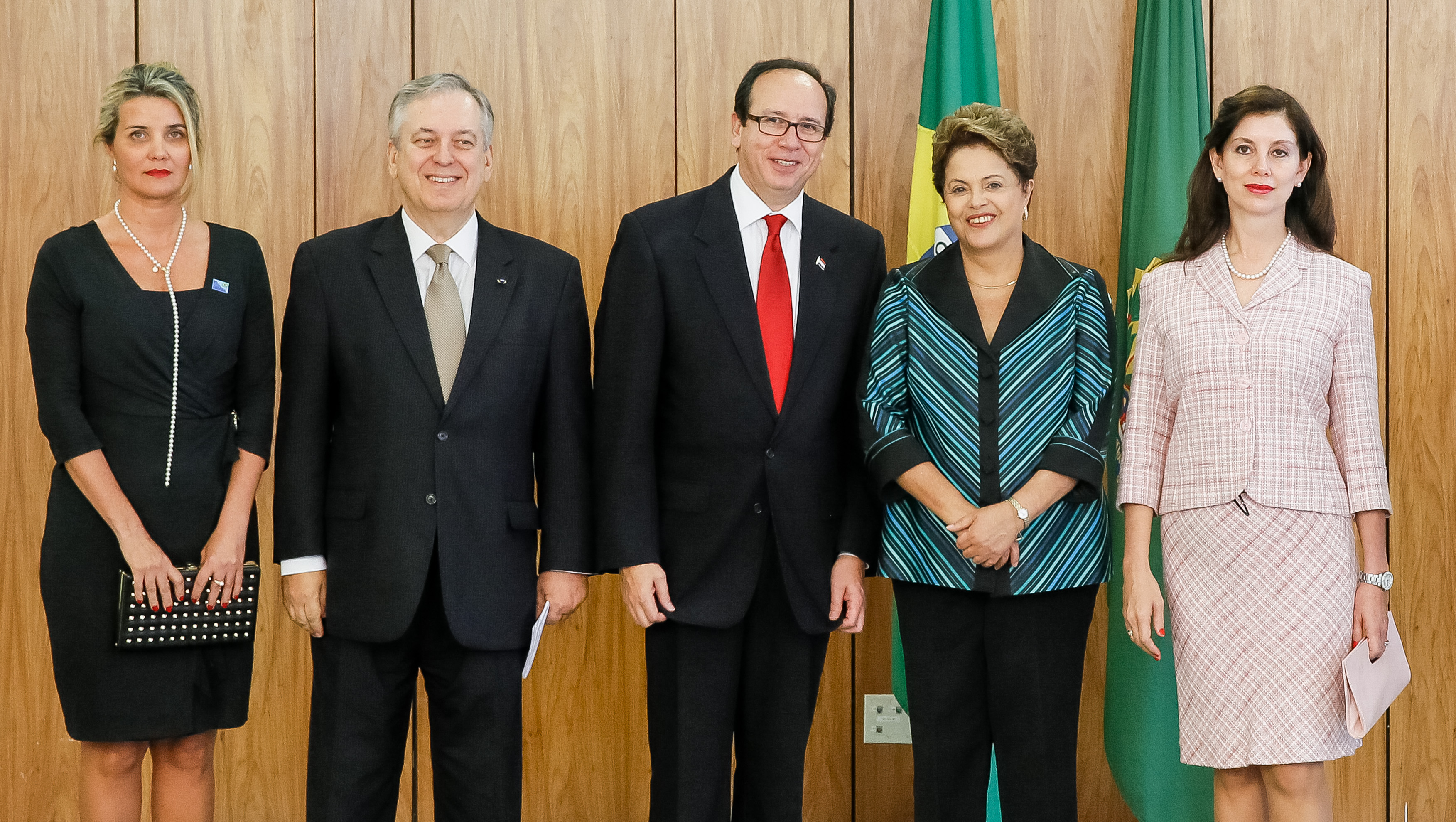 Presidenta Dilma Rousseff recebe do Embaixador do Paraguai Senhor, Manuel Maria Cáceres a carta credencial dos Embaixadores Estrangeiros. Brasília - DF, 10/11/2014