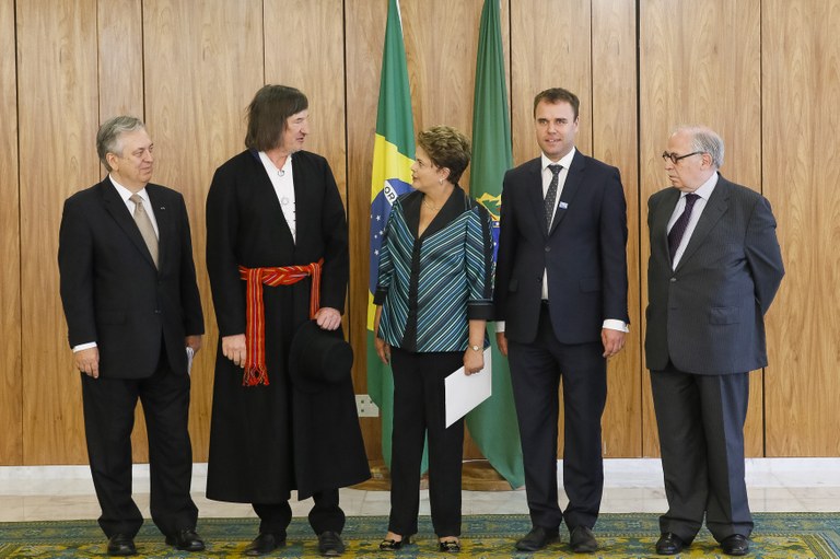 Presidenta Dilma Rousseff recebe do Embaixador da República da Estônia Senhor, Mart Tarmak a carta credencial dos Embaixadores Estrangeiros. Brasília - DF, 10/11/2014