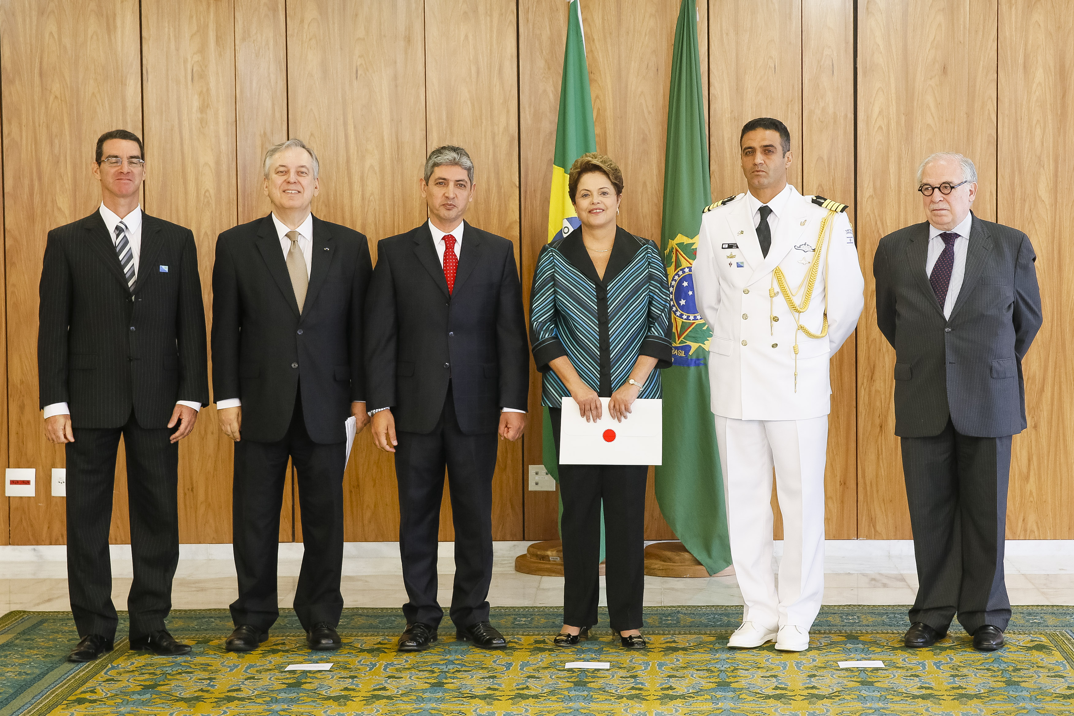 Presidenta Dilma Rousseff recebe do Embaixador do Estado de Israel Senhor, Reda Mansour a carta credencial dos Embaixadores Estrangeiros. Brasília - DF, 10/11/2014