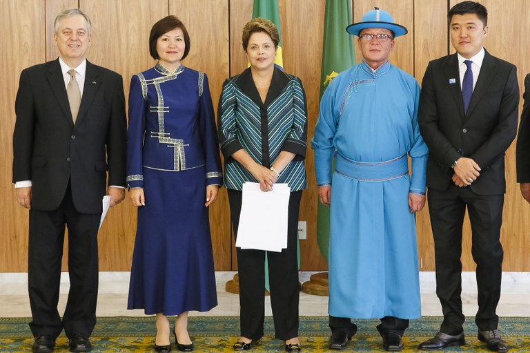 Presidenta Dilma Rousseff recebe da Embaixadora da Mongólia Senhora, Chuluunbaatar Sosormaa a carta credencial dos Embaixadores Estrangeiros. Brasília - DF, 10/11/2014