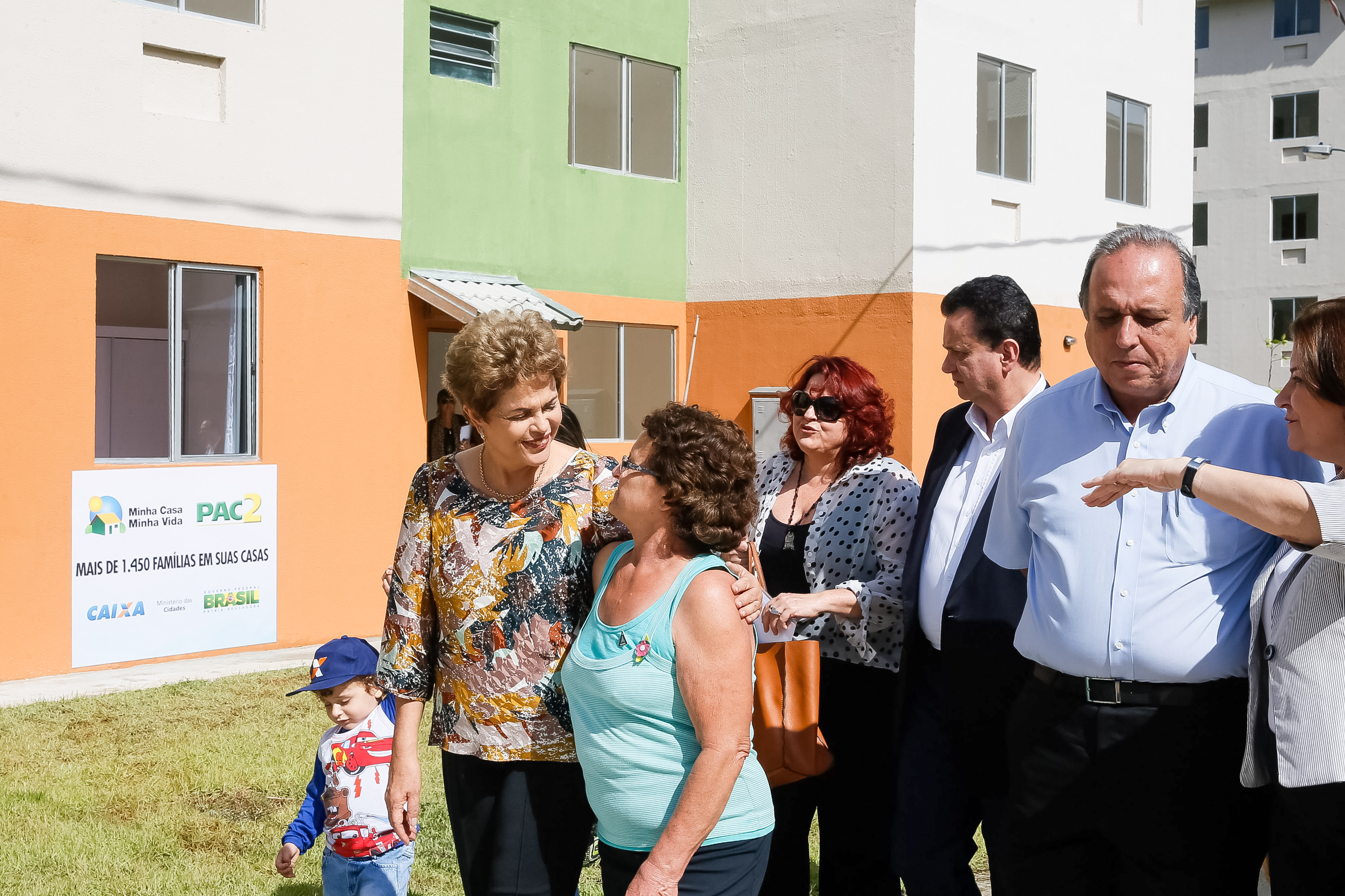 Presidenta Dilma Rousseff durante entrega de 1.484 unidades habitacionais dos Residenciais Recanto do Paçuaré I e II e Vivenda das Gaivotas, do Programa Minha Casa, Minha Vida. Rio de Janeiro-RJ, 12/05/2015