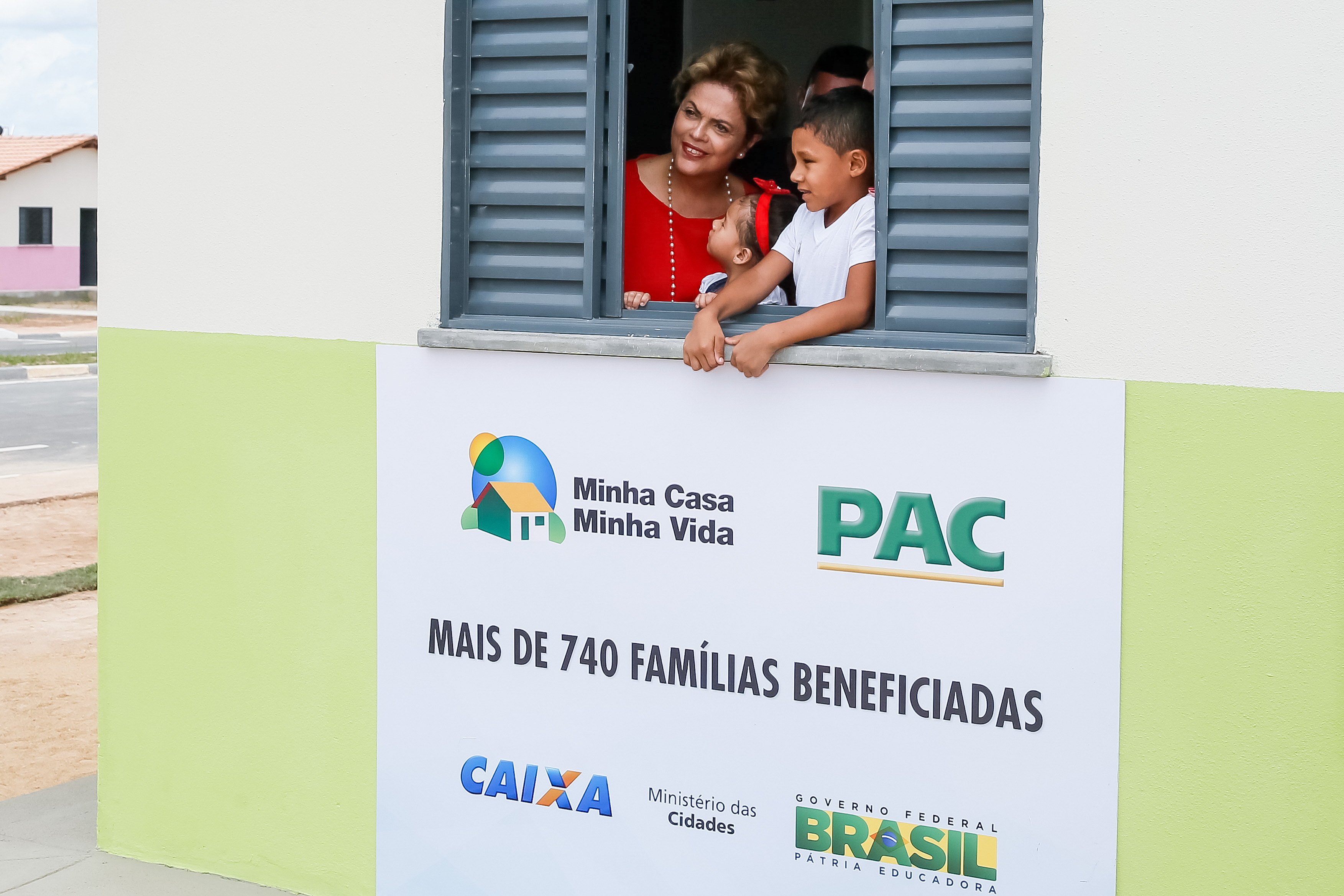 Presidenta Dilma Rousseff durante cerimônia de entrega de 747 unidades habitacionais dos Residenciais Pérola VI e VII e Ajuricaba do Programa Minha Casa Minha Vida. Boa Vista-RR, 07/08/2015