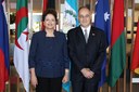 Presidenta Dilma Rousseff posa para foto com o embaixador da Croácia, Drago Stambuk, durante cerimônia de entrega de credenciais no Palácio Itamaraty. Brasília-DF, 12/08/2011 