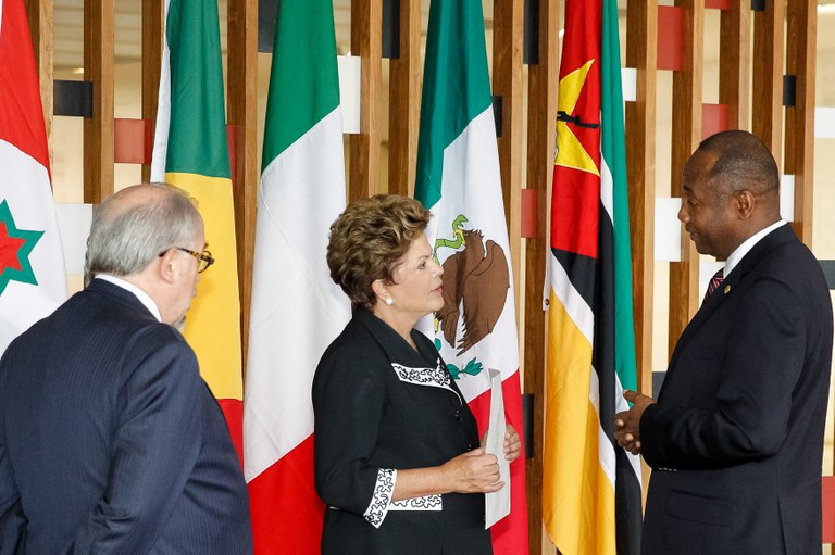 Presidenta Dilma Rousseff recebe credenciais do Sr. Madsen Cherubin, embaixador da República do Haiti durante cerimônia no Palácio Itamaraty. Brasília - DF, 23/01/2013