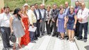 Presidenta Dilma Rousseff posa para foto com prefeitos, durante cerimônia de entrega de unidades habitacionais em Nova Friburgo/RJ e entregas simultâneas de unidades em São Mateus/ES, em São Gonçalo/RJ e em Duque de Caxias/RJ do Programa Minha Casa Minha Vida. Nova Friburgo-RJ, 10/11/2015