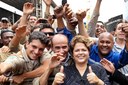 Presidenta  Dilma Rousseff posa para foto com trabalhadores do Estaleiro Mauá. Niterói - RJ, 25/11/2011
