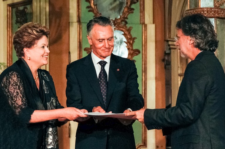 Presidenta Dilma Rousseff e o senhor Aníbal Cavaco Silva, Presidente de Portugal, durante entrega do prêmio Camões ao escritor Mia Couto. Lisboa - Portugal, 10/06/2013