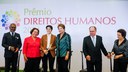 Presidenta Dilma Rousseff entrega o prêmio à Mikhaila Gutierrez Copello na categoria Enfrentamento à Violência, durante cerimônia de entrega do Prêmio Direitos Humanos 2014 no Palácio do Itamaraty. Brasília-DF, 10/12/2014