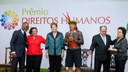 Presidenta Dilma Rousseff entrega o prêmio ao Cacique Damião na categoria Garantia dos Direitos dos Povos Indígenas, durante cerimônia de entrega do Prêmio Direitos Humanos 2014 no Palácio do Itamaraty. Brasília-DF, 10/12/2014