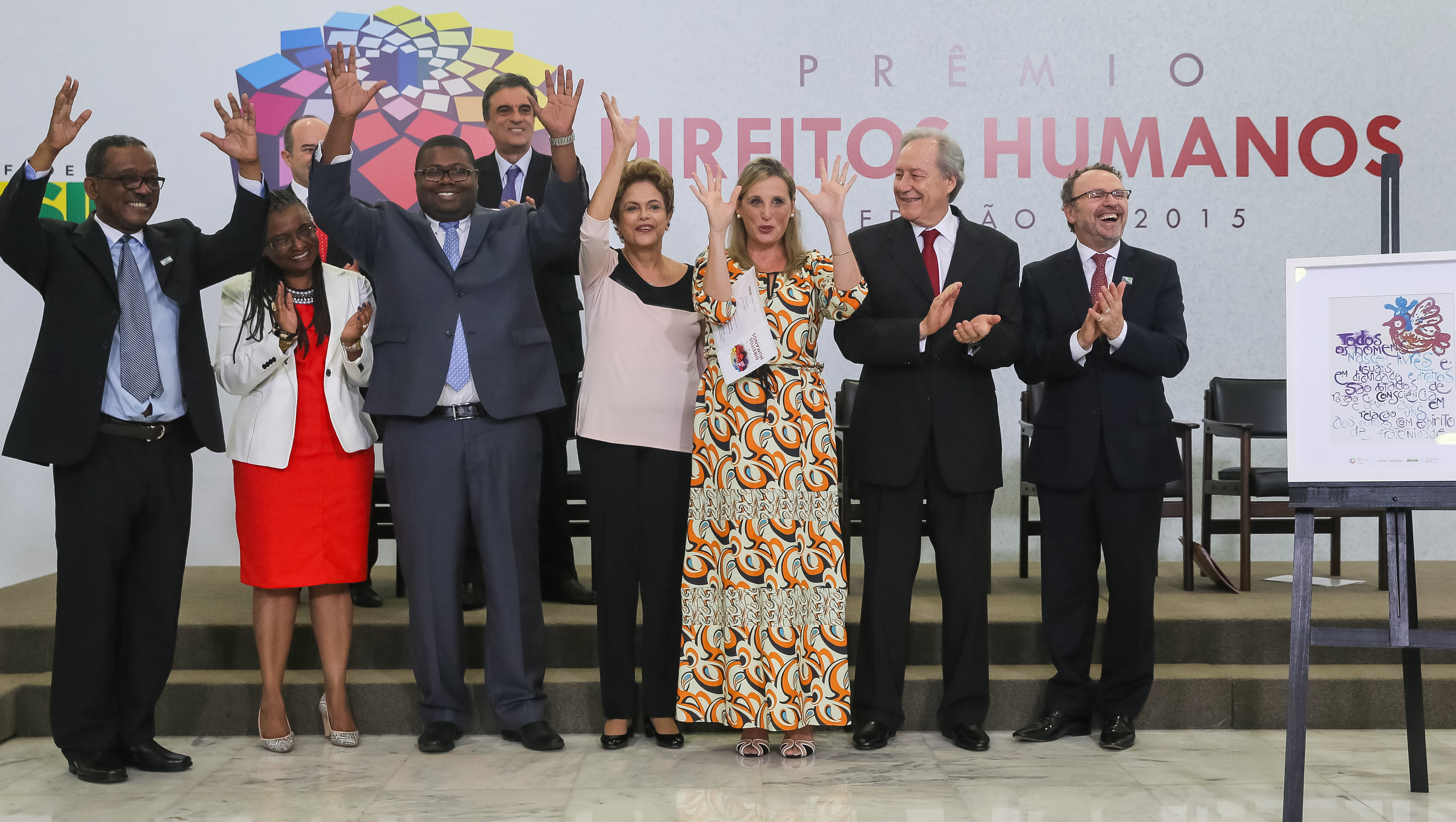  Presidenta Dilma Rousseff entrega o prêmio “Categoria Inclusão da Pessoa com Deficiência” a Associação de Comunicação Educativa Roquette Pinto representado por Mônica Gardelli Franco na entrega do Prêmio Direitos Humanos 2015 - 21ª Edição. Brasília-DF, 11/12/2015