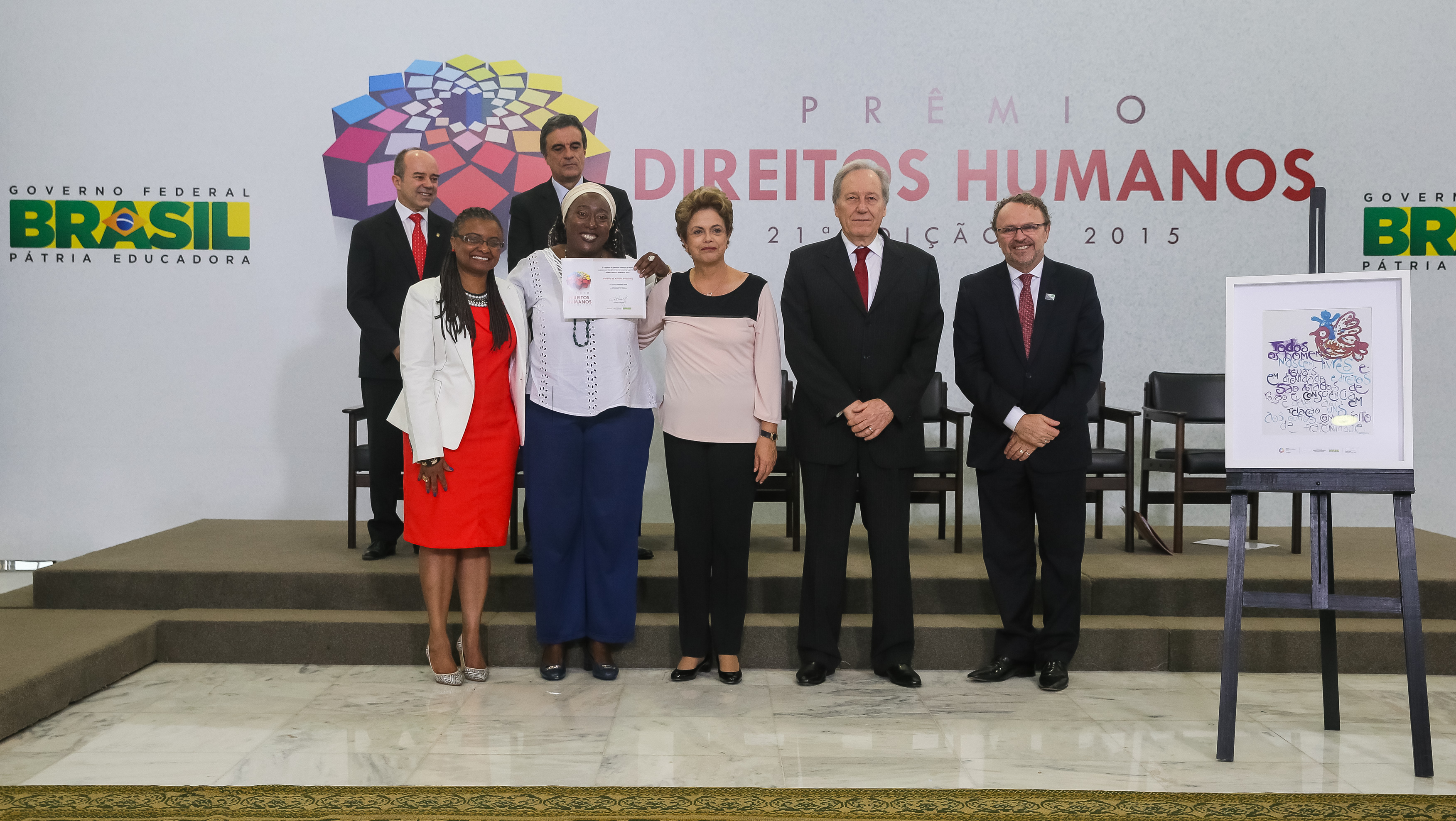 Presidenta Dilma Rousseff entrega o prêmio “Categoria Igualdade Racial” a Senhora Silvana do Amaral Veríssimo na entrega do Prêmio Direitos Humanos 2015 - 21ª Edição. Brasília-DF, 11/12/2015