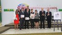 Presidenta Dilma Rousseff entrega o prêmio “Categoria Menção Honrosa” o Projeto Respeitar é Preciso!, de Promoção de Relações Mais Respeitosas em Ambiente Escolar, representada pelo Senhor Giordano Magri e Ivo Herzog e Ana Rosa Abreu na entrega do Prêmio Direitos Humanos 2015 - 21ª Edição. Brasília-DF, 11/12/2015