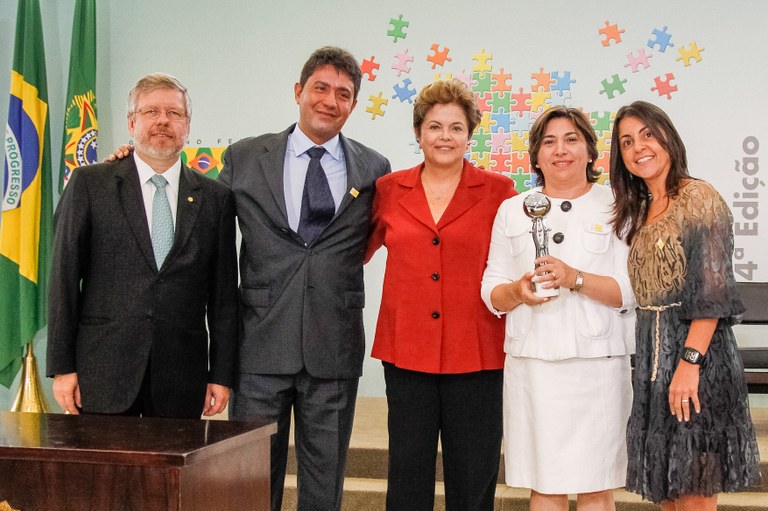 Presidenta Dilma Rousseff durante cerimônia de entrega do Prêmio ODM Brasil - 4ª Edição. (Instituto Ciência Hoje, pelo Programa Ciência Hoje de apoio à Educação). Brasília - DF, 30/05/2012