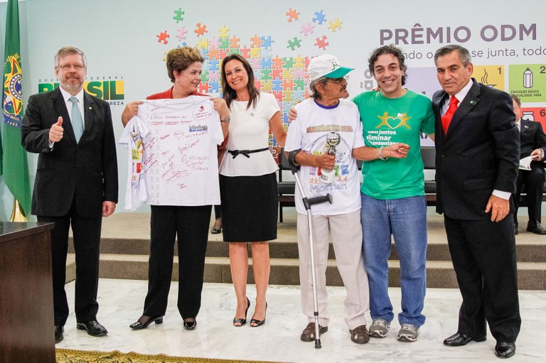 Presidenta Dilma Rousseff durante cerimônia de entrega do Prêmio ODM Brasil - 4ª Edição. (Movimento de Reintegração das Pessoas Atingidas pela Hanseníase, pela prática Carretinha da Saúde Morhan). Brasília - DF, 30/05/2012