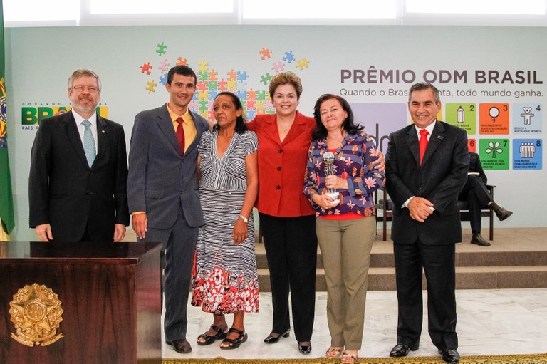 Presidenta Dilma Rousseff durante cerimônia de entrega do Prêmio ODM Brasil - 4ª Edição. (Associação Comunitária de Radiodifusão de independência, premiada pela prática "Mulheres na Comunicação a Serviço da Vida"). Brasília - DF, 30/05/2012