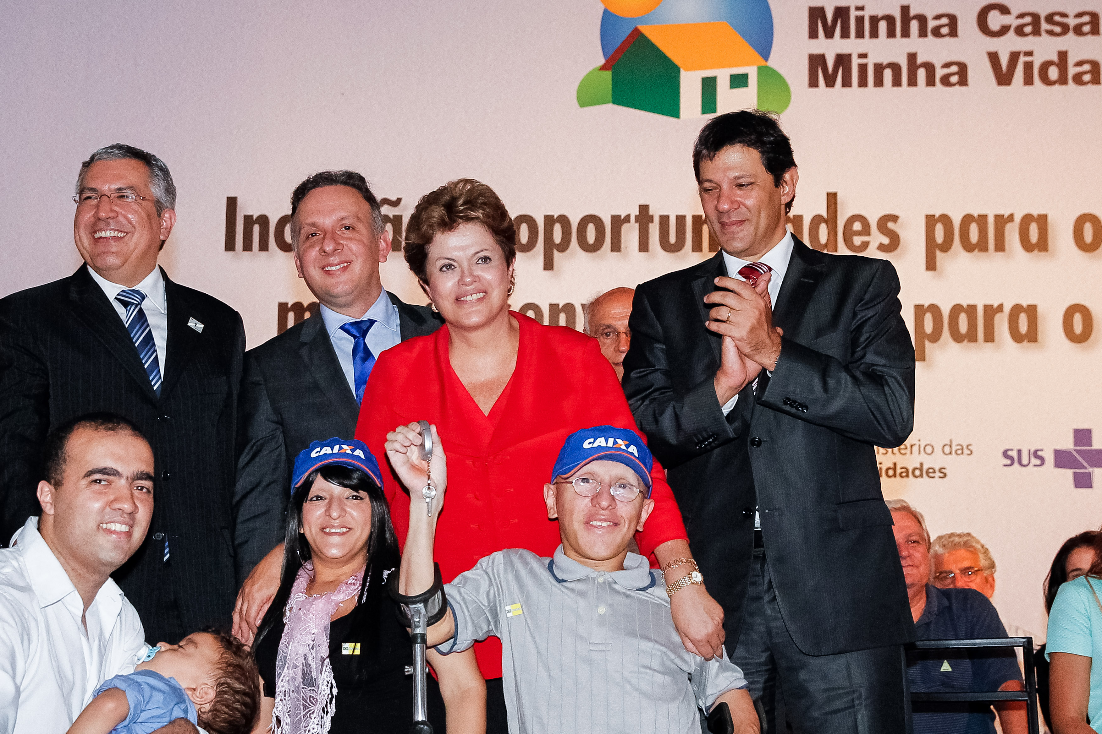 Presidenta Dilma Rousseff durante cerimônia de entrega das chaves à família do Sr.  Carlos Alberto Alves de Souza. São Paulo, SP 25/01/2013