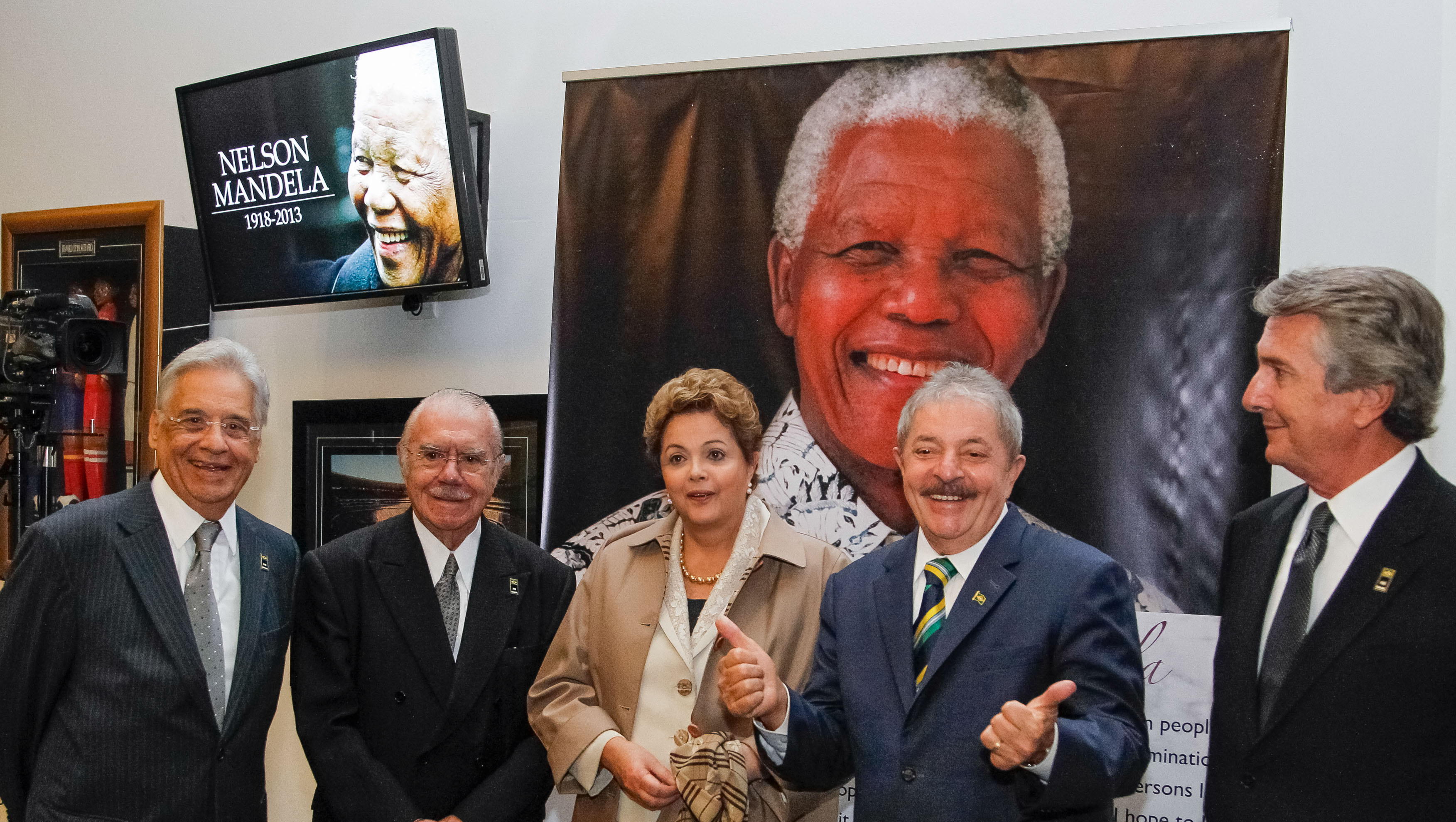 Presidenta Dilma Rousseff e os ex-presidentes José Sarney, Luiz Inácio Lula da Silva, Fernando Henrique Cardoso e Fernando Collor de Mello, durante cerimônia de exéquias do ex-Presidente Nelson Mandela. Joanesburgo - África do Sul, 10/12/2013