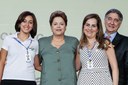 Presidenta Dilma Rousseff durante entrega de diploma e de cartão de identificação. Belo Horizonte - MG, 23/10/2013