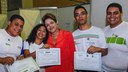  Presidenta Dilma Rousseff cumprimenta e posa para fotos com formandos por ocasião da cerimônia de formatura de alunos do Pronatec. Olinda-PE, 13/06/2014  