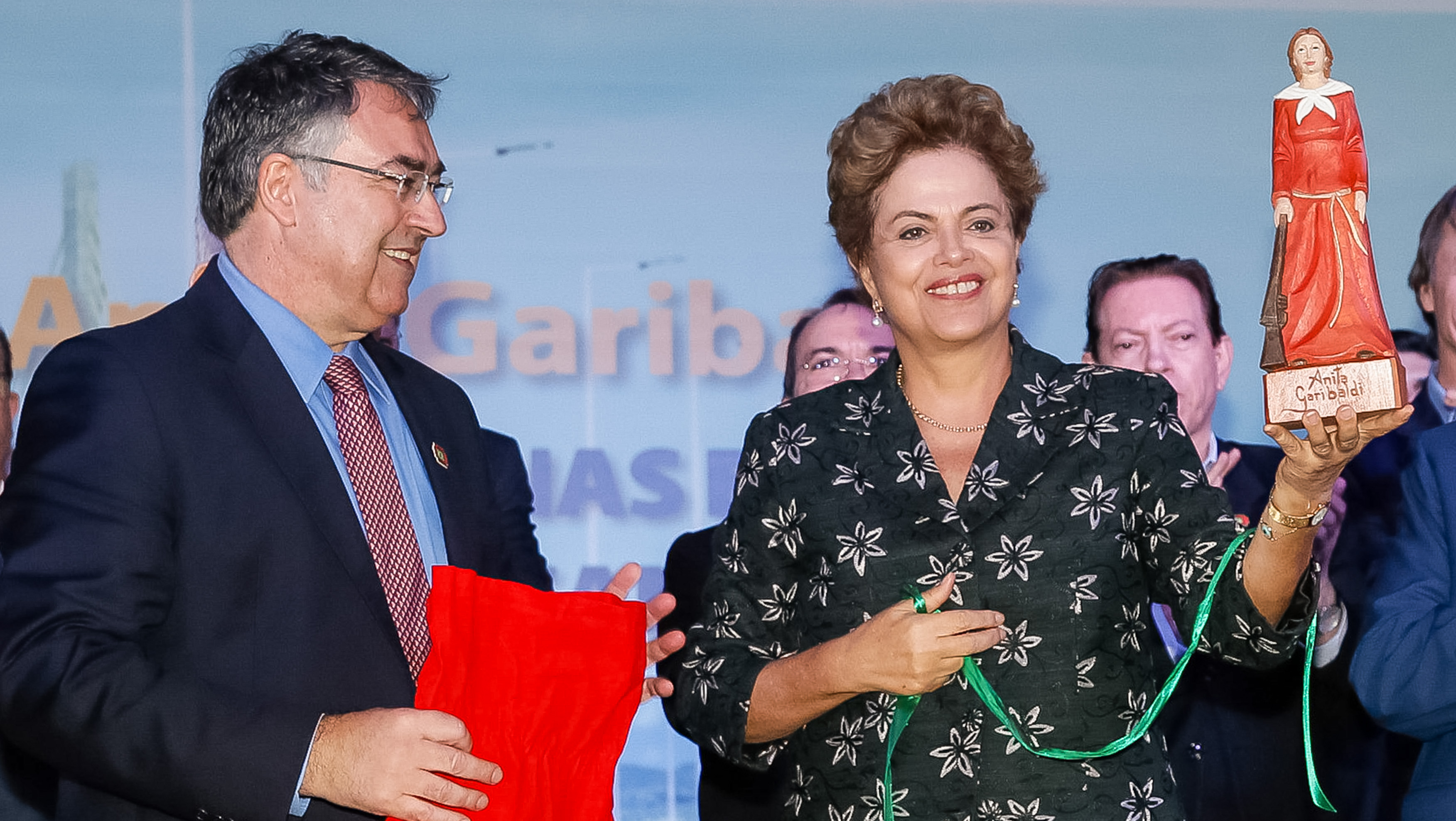 Presidenta Dilma Rousseff durante cerimônia de inauguração da ponte Anita Garibaldi. Laguna-SC, 15/07/2015