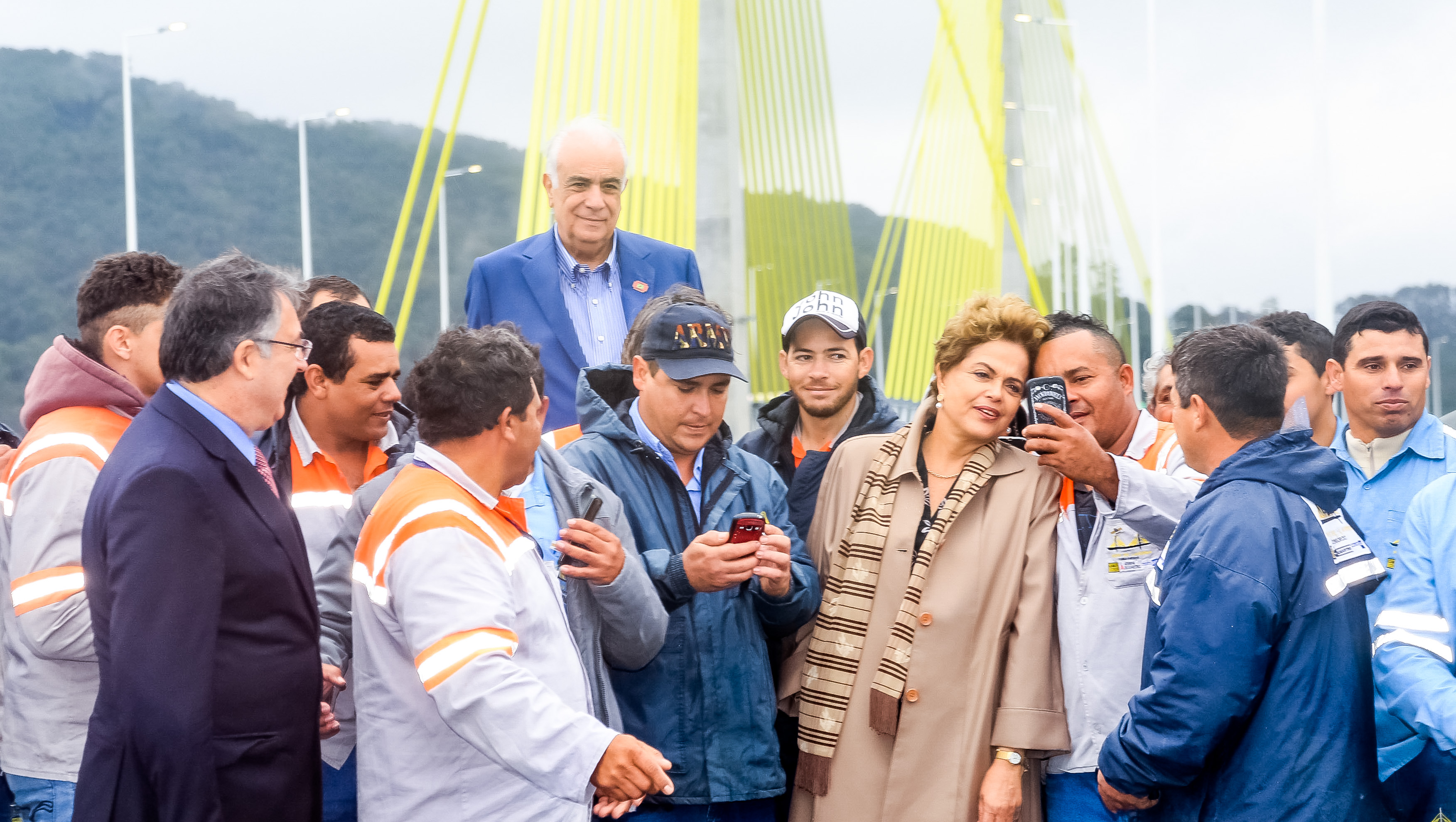 Presidenta Dilma Rousseff durante cerimônia de inauguração da ponte Anita Garibaldi. Laguna - SC, 15/07/2015