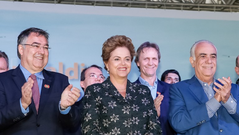 Presidenta Dilma Rousseff durante cerimônia de inauguração da ponte Anita Garibaldi. Laguna - SC, 15/07/2015