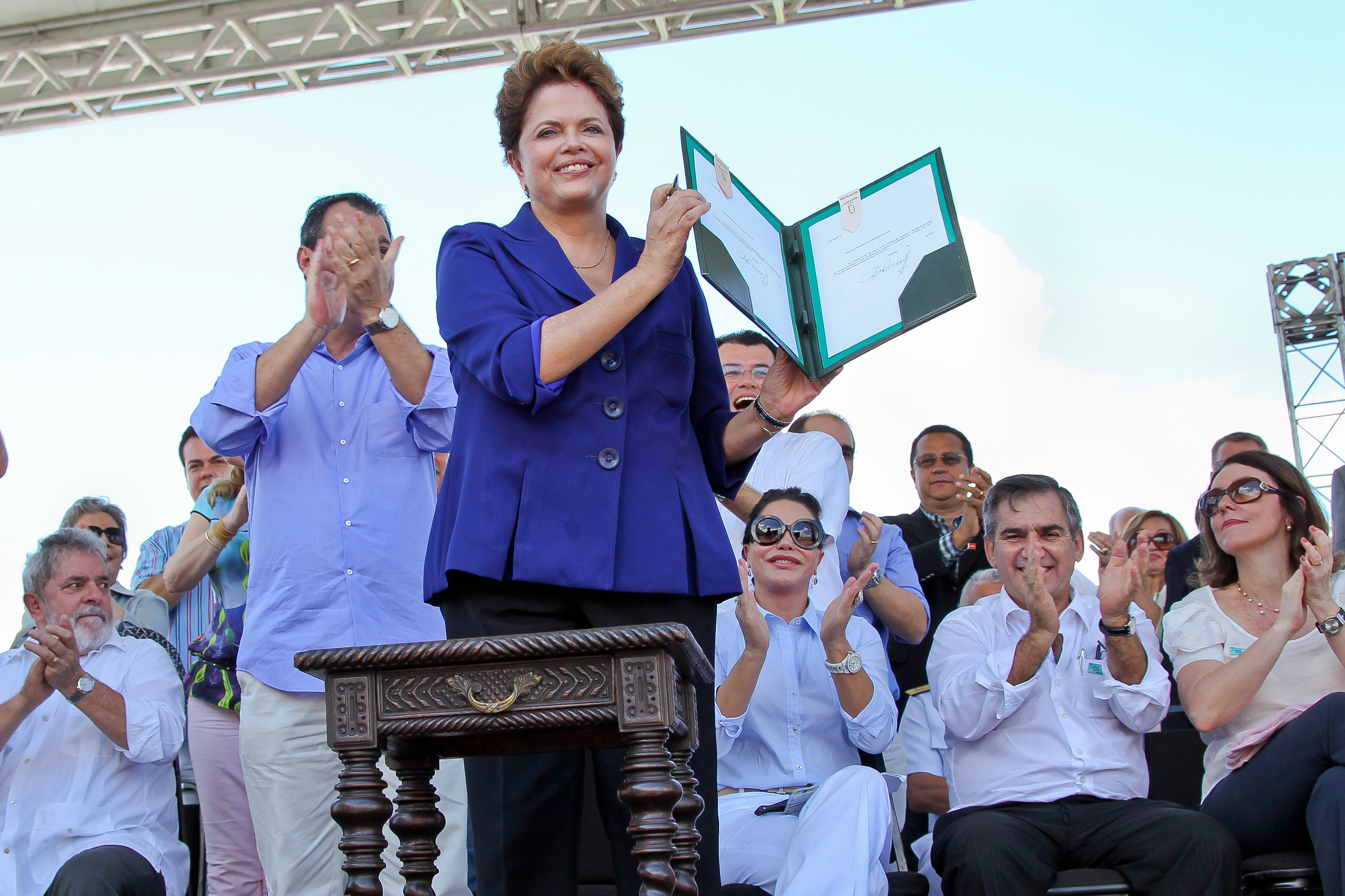 Presidenta Dilma Rousseff participa da cerimônia de inauguração da ponte sobre o Rio Negro. Manaus - AM, 24/10/2011