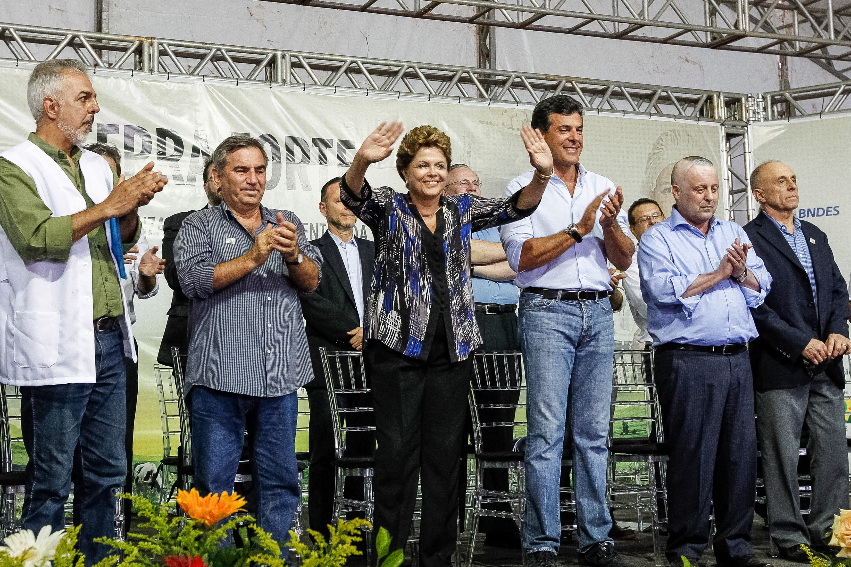 Presidenta Dilma Rousseff durante a cerimônia de inauguração de Unidade Industrial de Beneficiamento de Leite e Derivados e de lançamento de investimentos em assentamentos. Arapongas - PR, 04/02/2013 