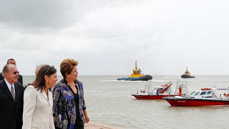 Presidenta Dilma Rousseff durante cerimônia de inauguração do Berço 100, alargamento do Cais Sul e ampliação do Porto do Itaqui. São Luís - MA, 03/12/2012