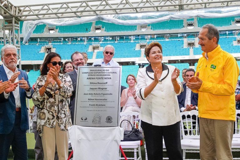 Presidenta Dilma Rousseff, durante descerramento da placa inaugural do complexo esportivo cultural Otávio Mangabeira  Arena Fonte Nova. Salvador -  BA,  05/04/2013