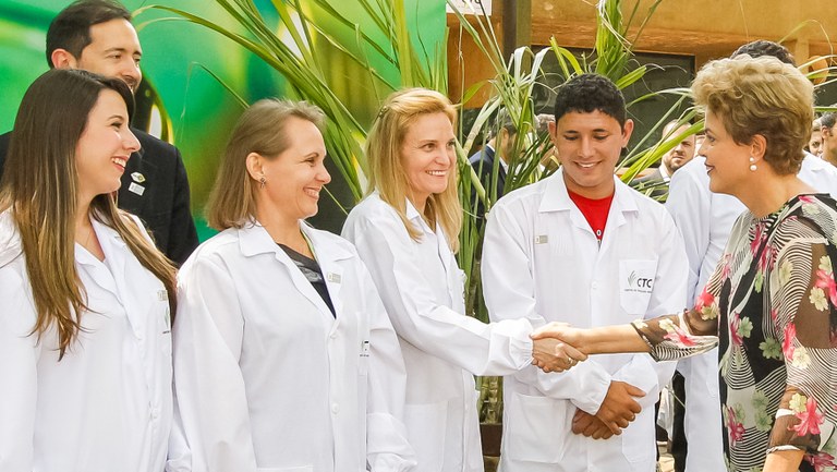  Presidenta Dilma Rousseff durante cerimônia de inauguração do Laboratório de Biotecnologia Agrícola do Centro de Tecnologia Canavieira-CTC. Piracicaba-SP, 14/10/2015  