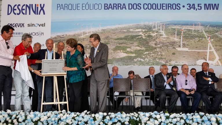 Presidenta Dilma Rousseff durante cerimônia de inauguração do Parque Eólico Barra dos Coqueiros, entrega de máquinas retroescavadeiras e anúncio de investimentos no estado de Sergipe. Barra dos Coqueiros - SE, 29/01/2012