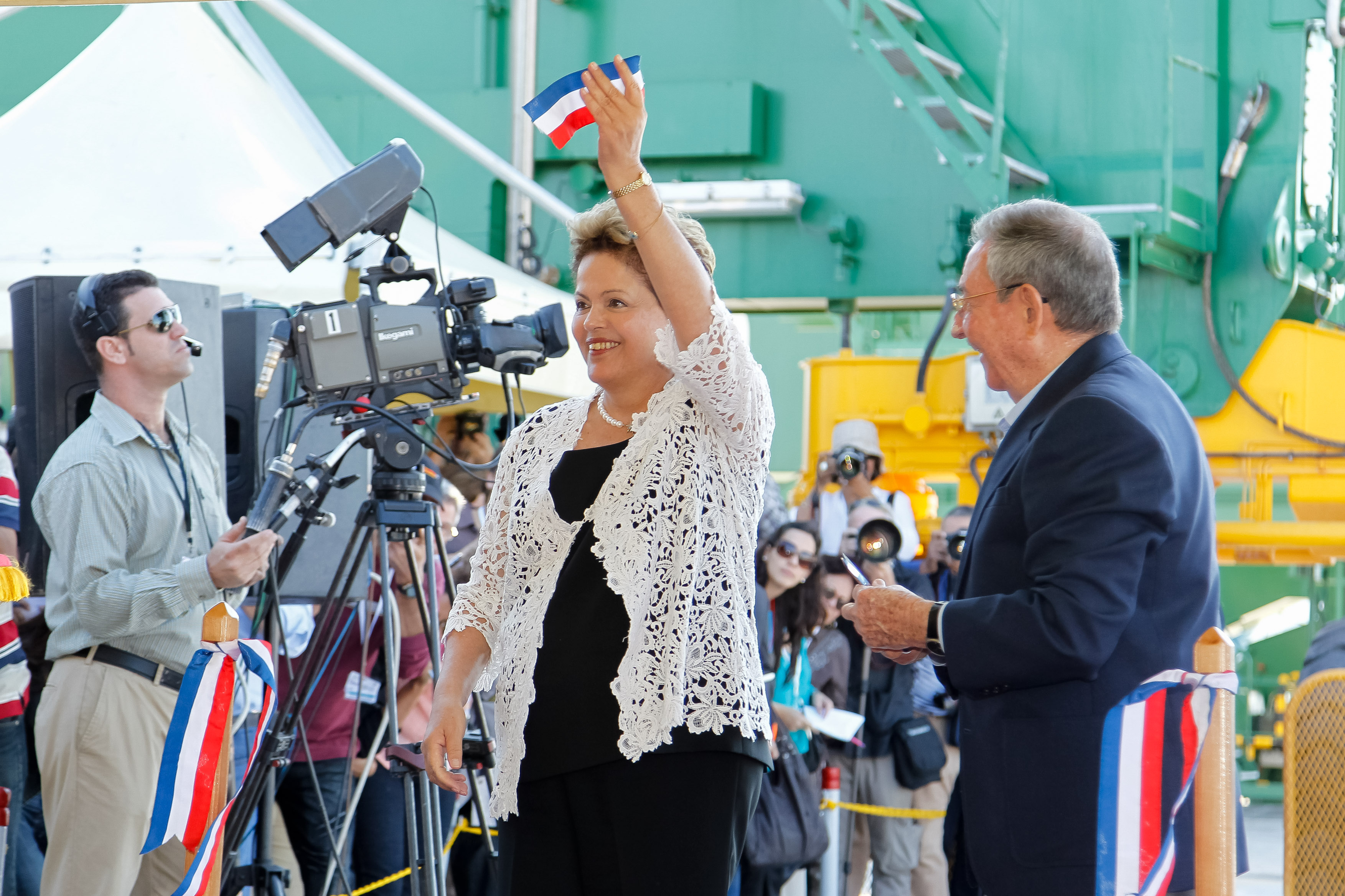 Presidenta Dilma Rousseff e o Presidente de Cuba, Raúl Castro, durante inauguração do Porto de Mariel. Província de Artemisa-Cuba, 27/01/2014