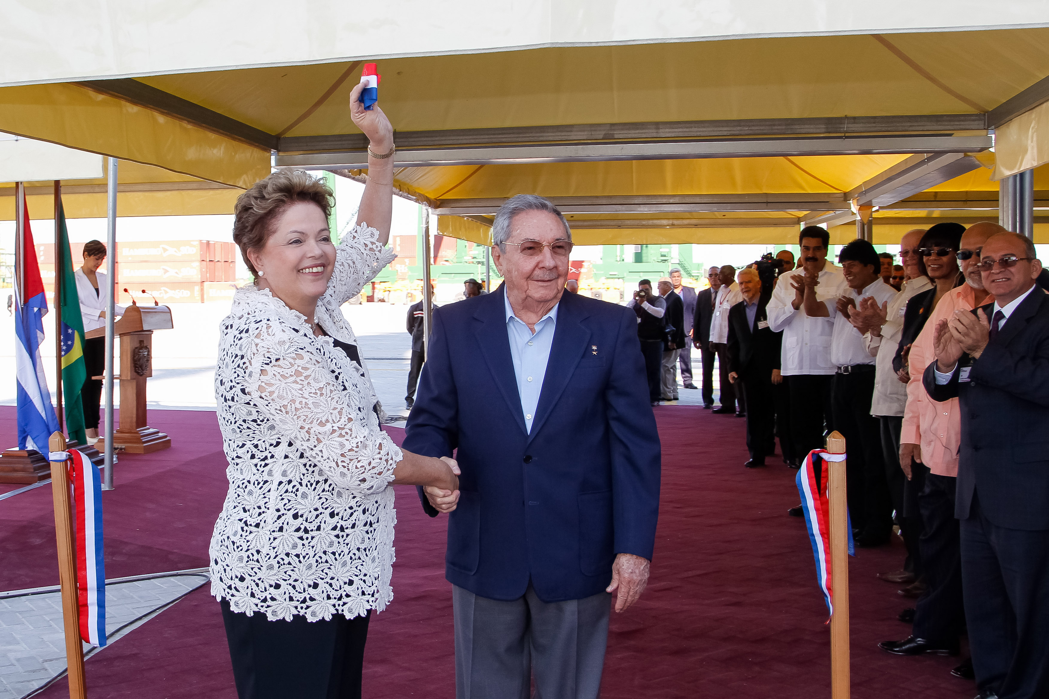 Presidenta Dilma Rousseff e o Presidente de Cuba, Raúl Castro, durante inauguração do Porto de Mariel. Província de Artemisa-Cuba, 27/01/2014