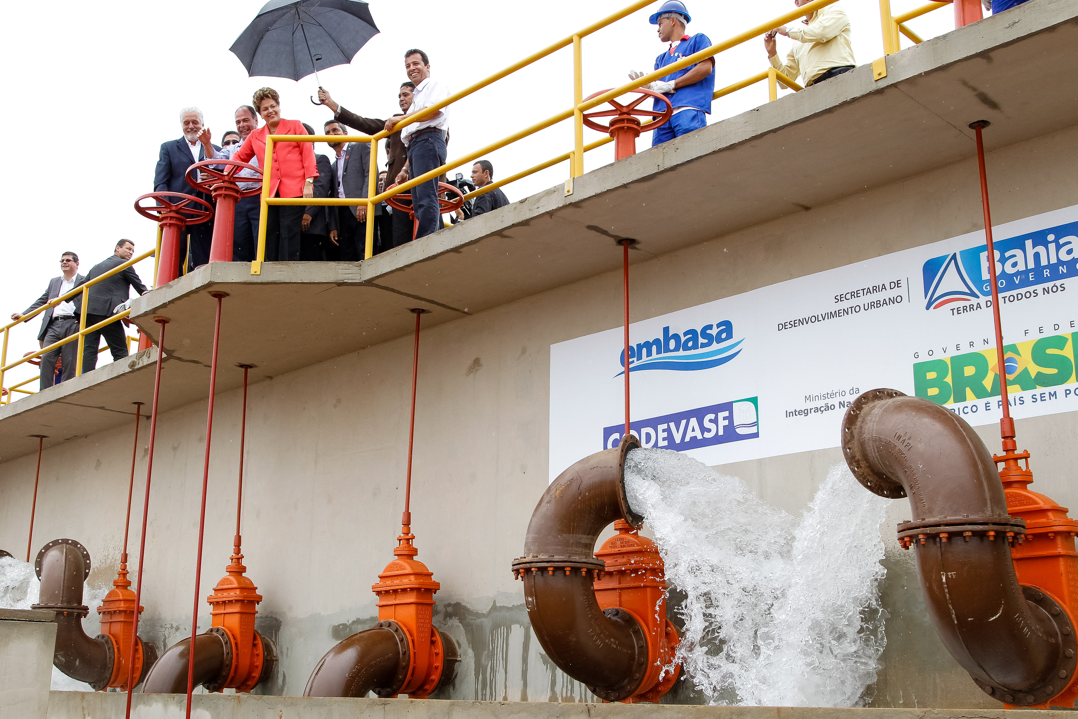 Presidenta Dilma Rousseff durante visita à estação de tratamento de água de Julião. Malhada - BA, 09/11/2012