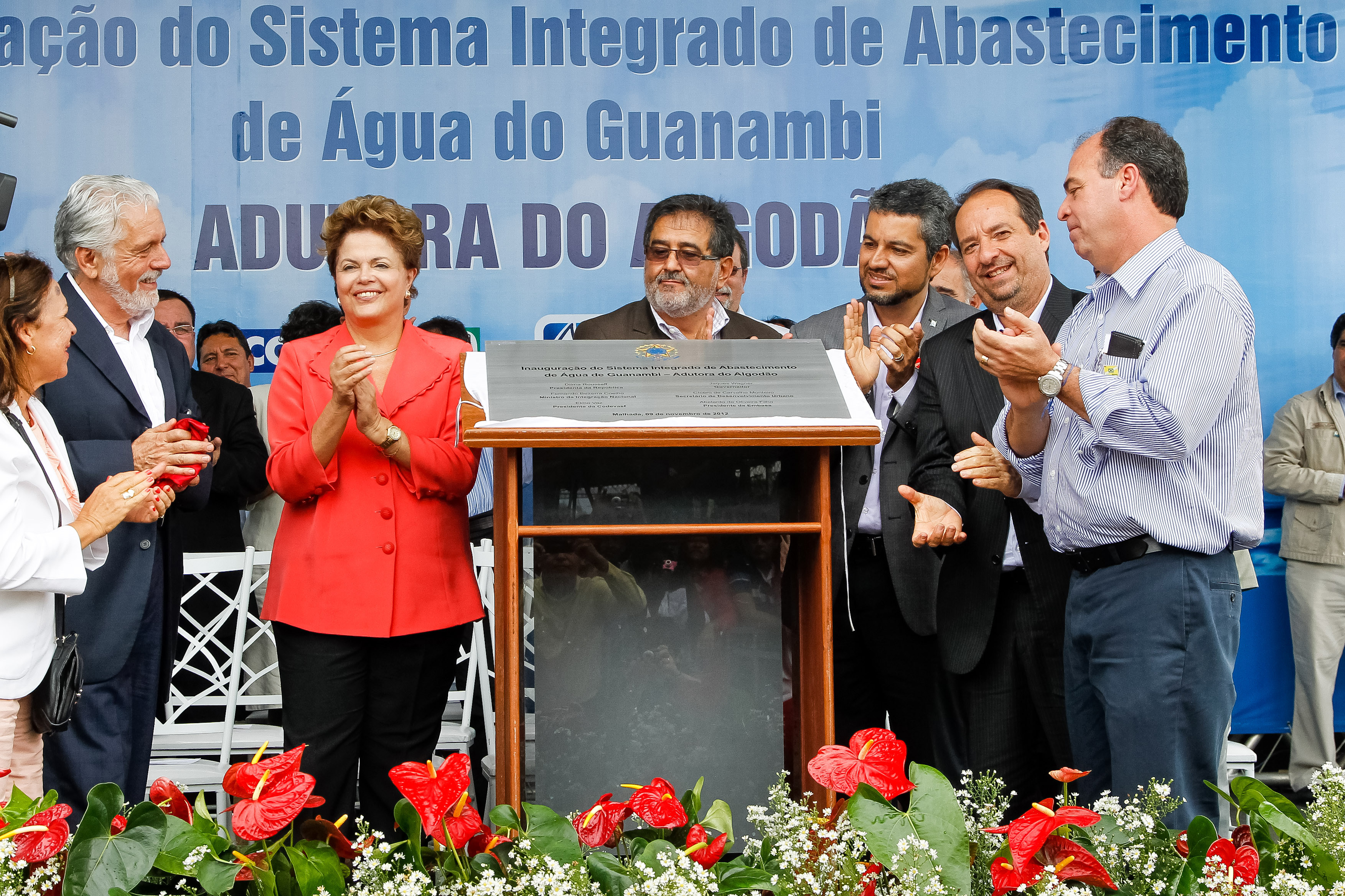 Presidenta Dilma Rousseff durante cerimônia de inauguração do Sistema Adutor da Região de Guanambi - Adutora de Algodão. Malhada - BA, 09/11/2012