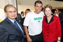 Presidenta Dilma Rousseff posa para foto com atletas após cerimônia de lançamento do Plano Brasil Medalhas 2016. Brasília - DF, 13/09/2012