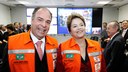 Presidenta Dilma Rousseff posa para foto com o Ministro Fernando Bezerra durante cerimônia de lançamento do Plano Nacional de Gestão de Risco e Resposta a Desastres Naturais e inauguração das novas instalações do Centro Nacional de Gerenciamento de Risco e Desastres - Cenad. Brasília - DF, 08/08/2012