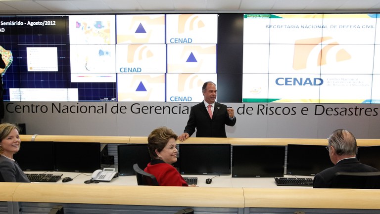 Presidenta Dilma Rousseff durante cerimônia de lançamento do Plano Nacional de Gestão de Risco e Resposta a Desastres Naturais e inauguração das novas instalações do Centro Nacional de Gerenciamento de Risco e Desastres - Cenad. Brasília - DF, 08/08/2012