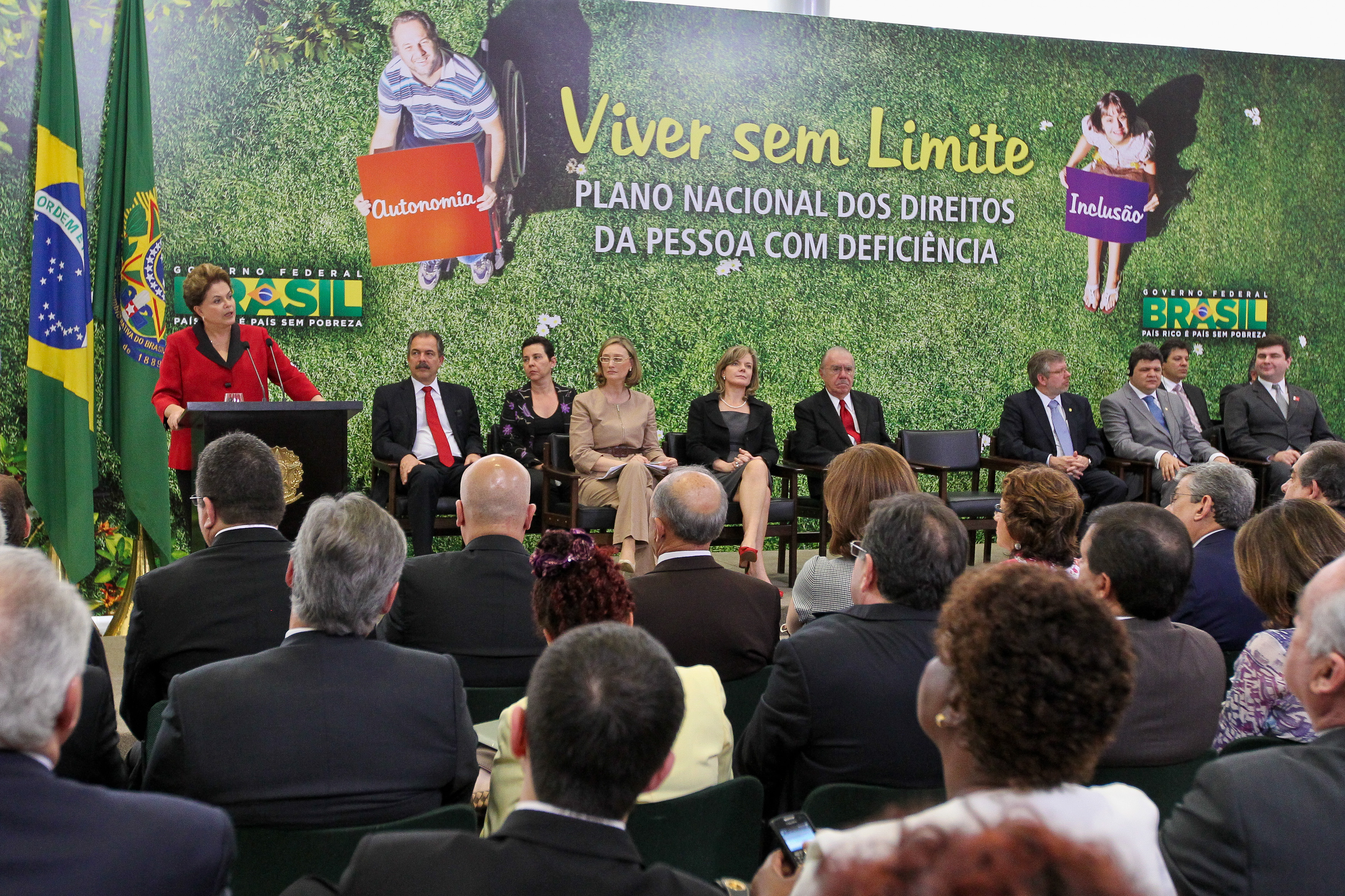 Presidenta Dilma Rousseff durante cerimônia de lançamento do Plano Nacional dos Direitos da Pessoa com Deficiência – Viver sem Limite. Brasília - DF, 17/11/2011