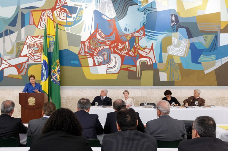 Presidenta Dilma Rousseff durante cerimônia de lançamento dos Planos Setoriais na reunião do Fórum Brasileiro de Mudanças Climáticas. Brasília - DF, 05/06/2013