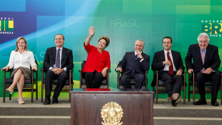 Presidenta Dilma Rousseff durante cerimônia de posse do Ministro-Chefe da Secretaria da Micro e Pequena Empresa, Guilherme Afif Domingos. Brasília - DF, 09/05/2013