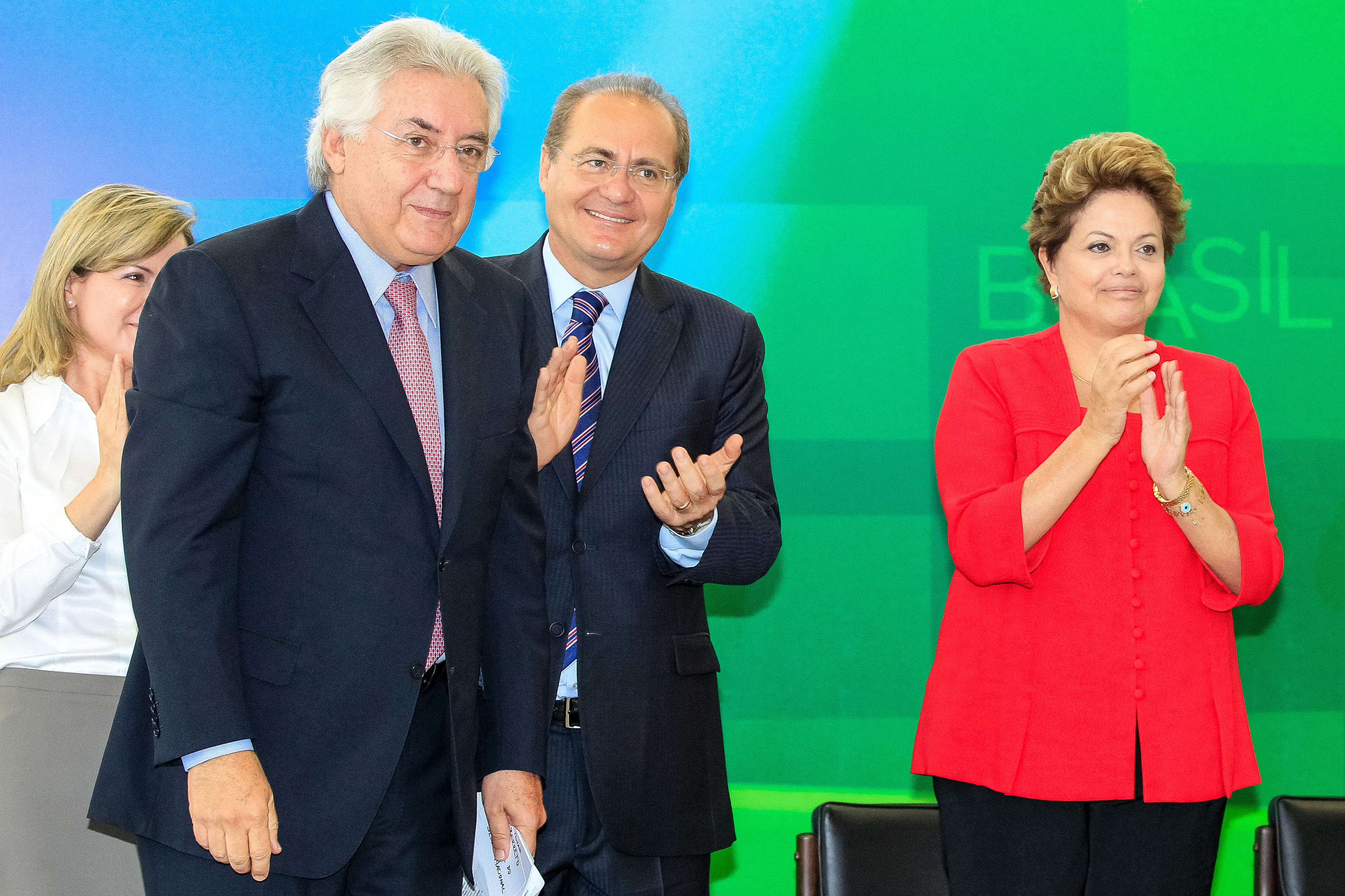 Presidenta Dilma Rousseff durante cerimônia de posse do Ministro-Chefe da Secretaria da Micro e Pequena Empresa, Guilherme Afif Domingos. Brasília-DF, 09/05/2013