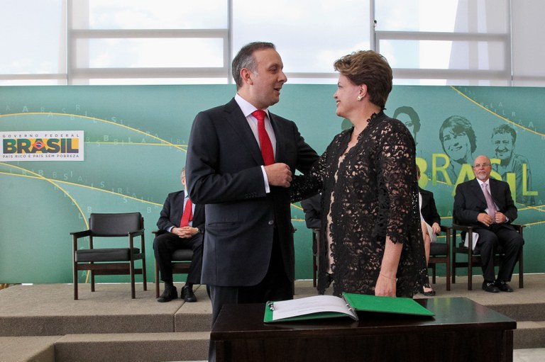 Presidenta Dilma Rousseff durante cerimônia de posse do Ministro das Cidades, Aguinaldo Ribeiro. Brasília - DF, 06/02/2012