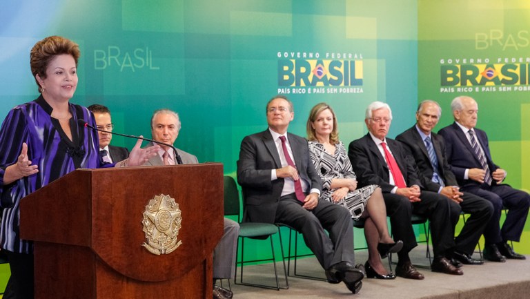 Presidenta Dilma Rousseff durante cerimônia de posse do Ministro de Estado da Agricultura, Pecuária e Abastecimento, Antônio Andrade, do Ministro de Estado do trabalho e Emprego, Manoel Dias e do Ministro-Chefe da Secretaria de Aviação Civil, Moreira Franco. Brasília - DF, 16/03/2013