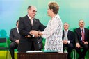 Presidenta Dilma Rousseff empossa o senhor Marcelo Castro, como Ministro da Saúde, durante cerimônia de posse dos novos ministros. Brasília-DF, 05/10/2015