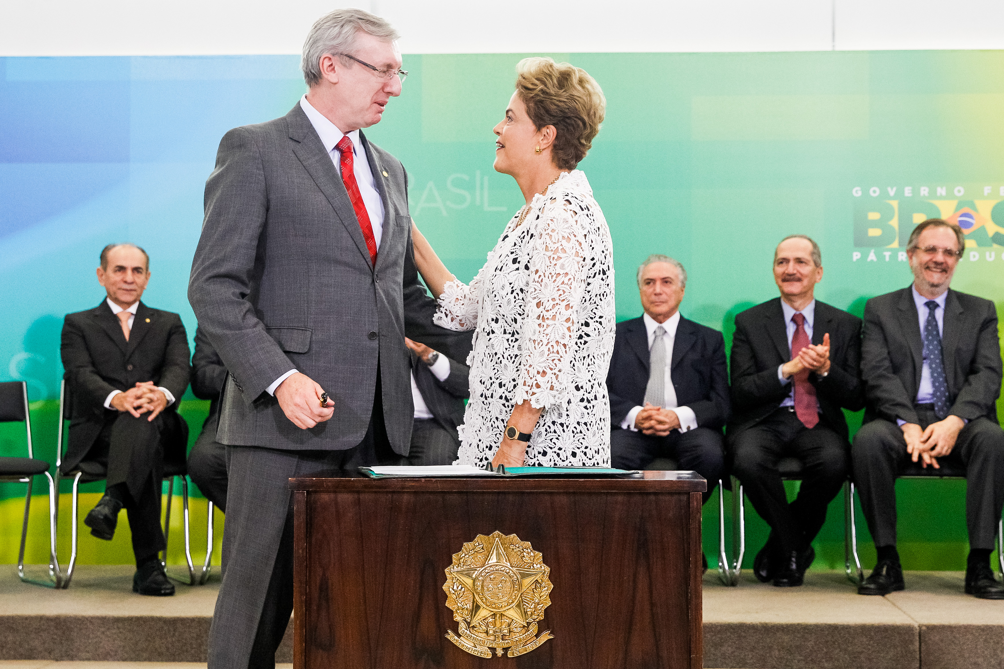 Presidenta Dilma Rousseff empossa o senhor Celso Pansera, como Ministro da Ciência, Tecnologia e Inovação, durante cerimônia de posse dos novos ministros. Brasília-DF, 05/10/2015