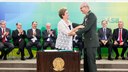 Presidenta Dilma Rousseff empossa o General-de-Divisão Marcos Antônio Amaro dos Santos, como Chefe da Casa Militar da Presidência da República, durante cerimônia de posse dos novos ministros. Brasília-DF, 05/10/2015